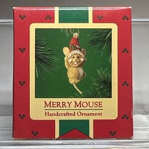 Hallmark Keepsake Christmas Ornament Handcrafted‎ Ornament Merry Mouse 1985